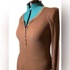 Maurice’s brown long sleeve shirt